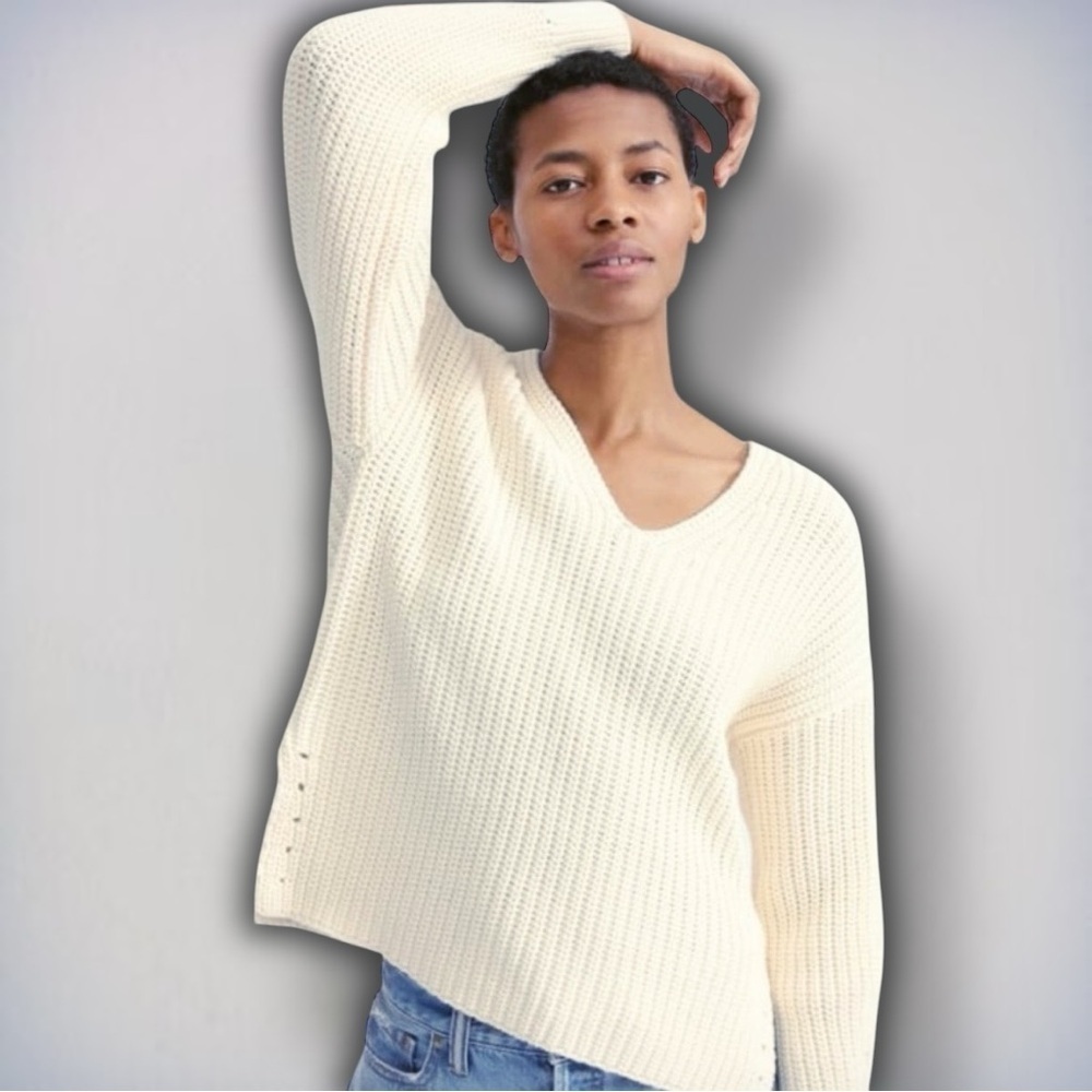 Everlane ‘Women’s Textured Cotton V-Neck Sweater’ in “Bone” Size XS